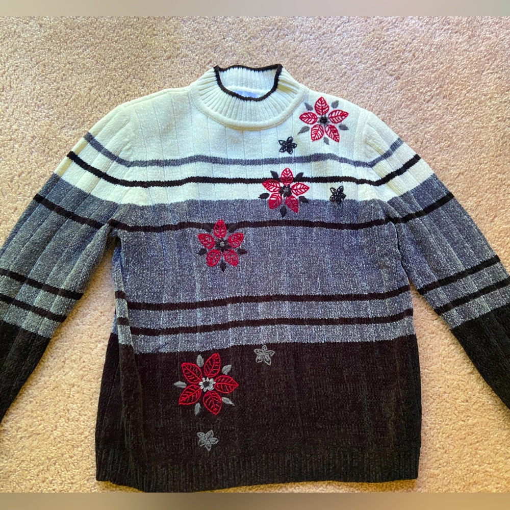Alfred Dunner holiday sweater - M - like new!